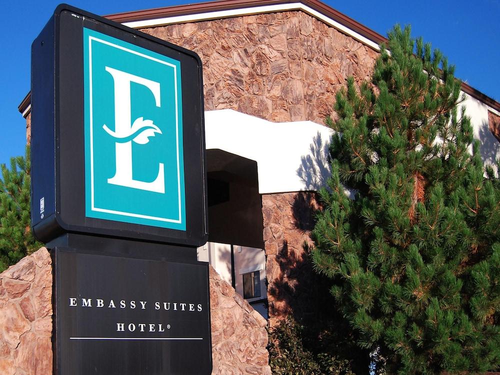 Embassy Suites By Hilton Флагстаф Екстериор снимка